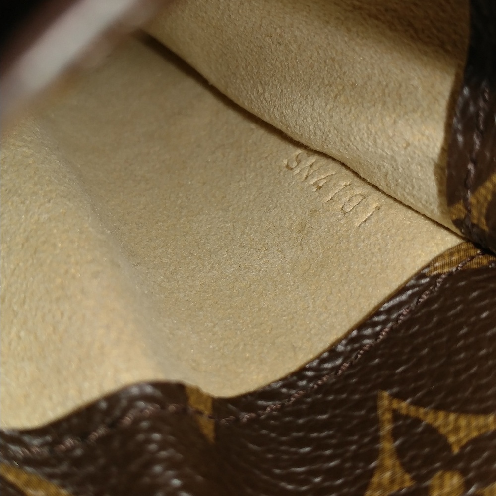 Authentic Louis Vuitton Sunglass Case MM - Picture 8 of 8